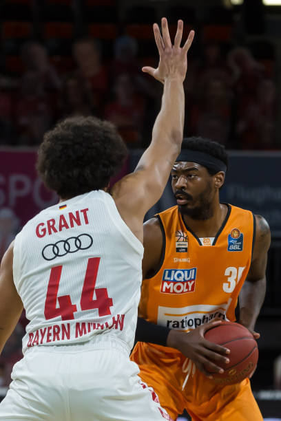 严而神圣 严而神圣