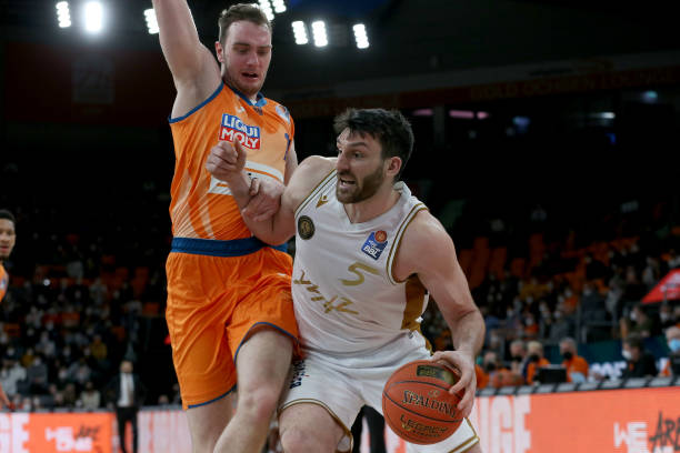 黑扳回一城 黑扳回一城